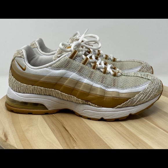 Nike Airmax 95 Gold Size 8.5 - Picture 1 of 5